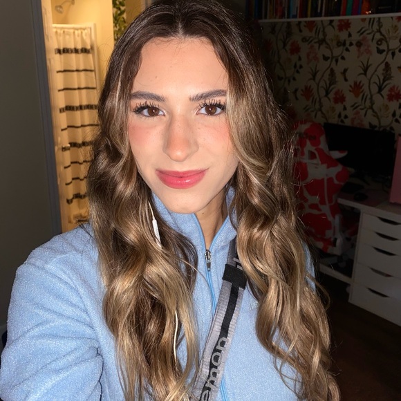 Meet your Posher, Zoe - Picture 1 of 1